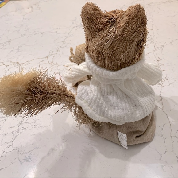 Chestnut Lane Sitting Squirrel and Fox   NWT - Picture 4 of 6